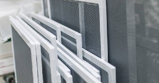 Москитные сетки на пластиковые окна Дедовск купить по цене от 922 руб.